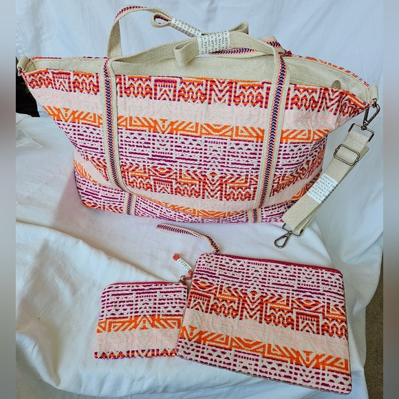 America & Beyond Tote Bag Bundle - Picture 9 of 10